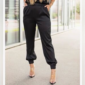 The Drop Women's Black Jogger Pant!